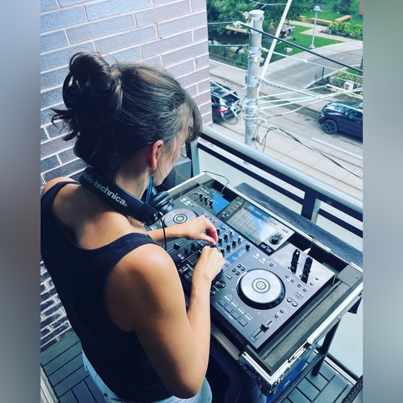 Meet your Posher, Cara - Picture 1 of 1